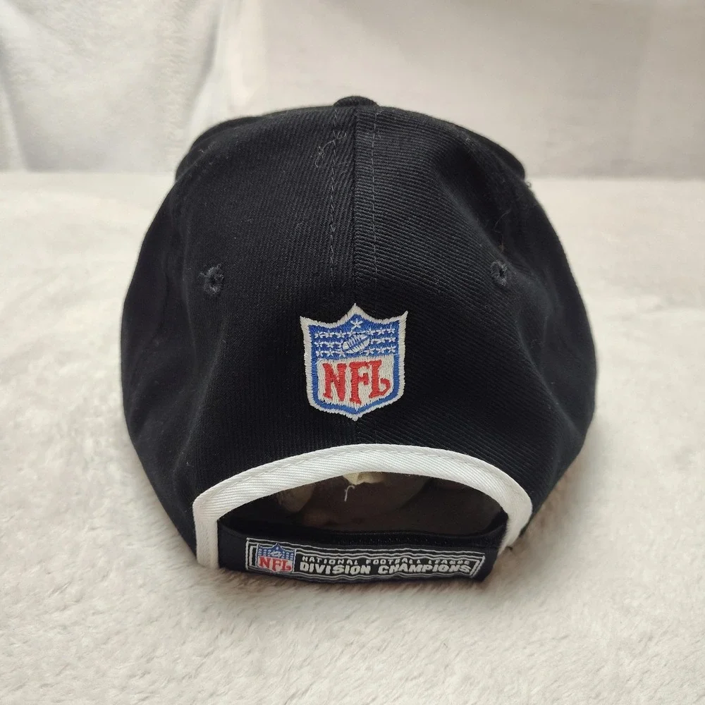 New England Patriots 2004 Division Reebok Hat Cap Strap Back Mens Black Football